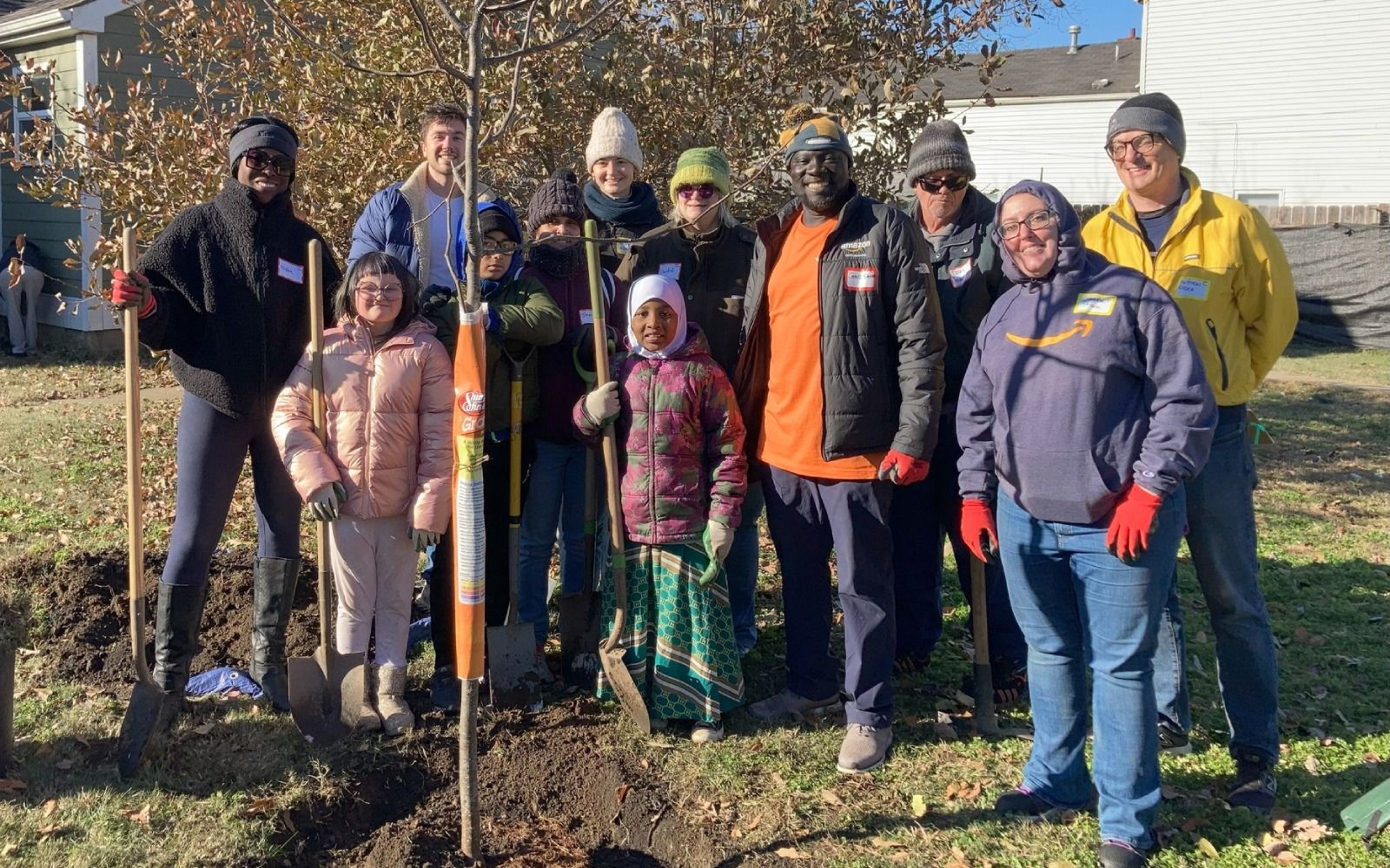 Louisville Grows volunteers
